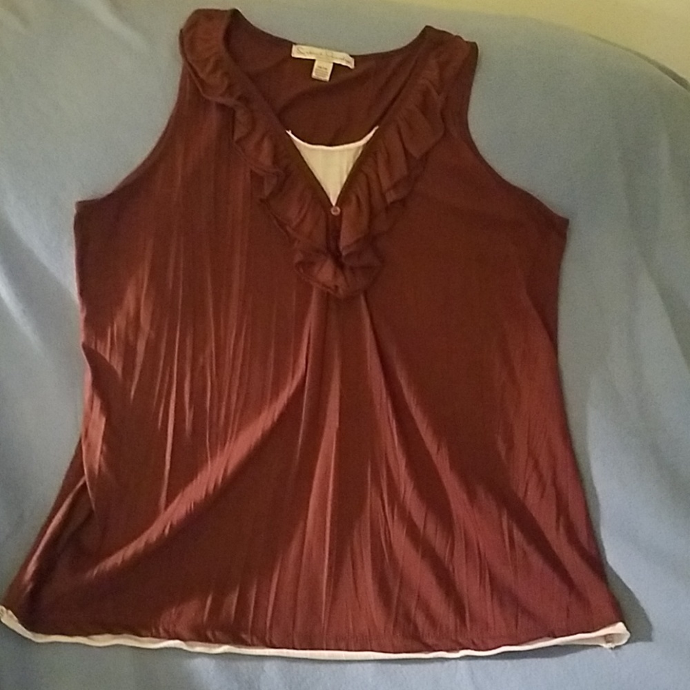 No-sleeved blouse